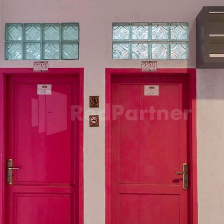 Asri Residence Near Jalan Iskandar Muda Medan Mitra Reddoorz Eksteriør bilde