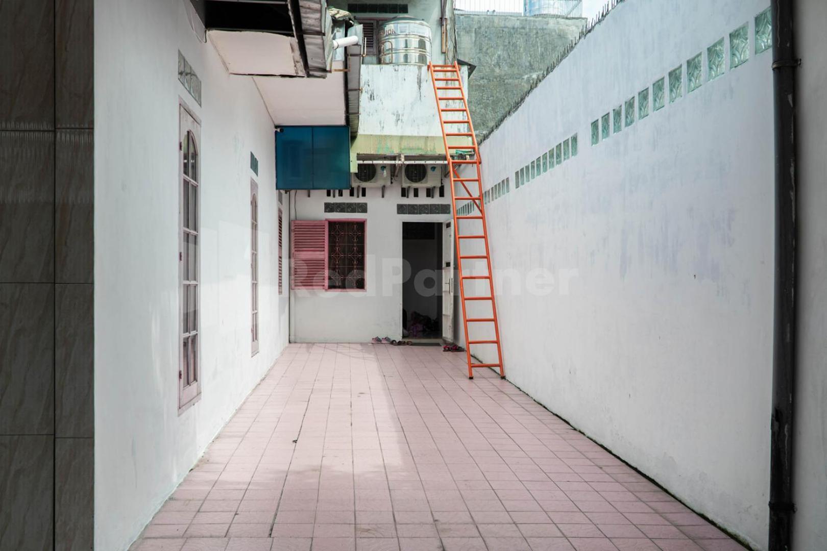 Asri Residence Near Jalan Iskandar Muda Medan Mitra Reddoorz Eksteriør bilde